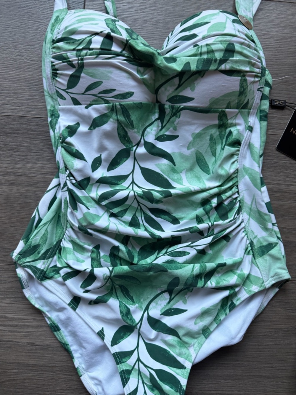 Nip Tuck Swim Multifit Cup Green Leaf Print One-Piece Swimsuit Size 6